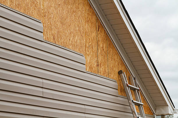Professional Siding Installation technician working in Union Grove, NC